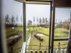 Cozy holiday home in Vrouwenpolder close to the beach